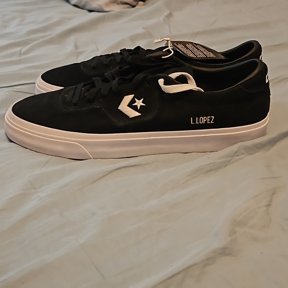 Converse - Picture 2 of 8